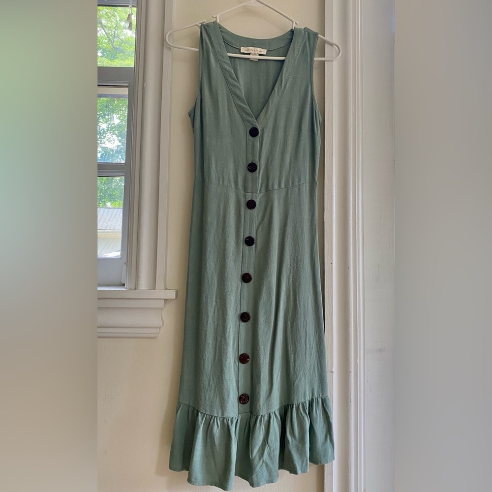 Sea foam green linen blend summer midi dress. Button down sun dress. Sz small